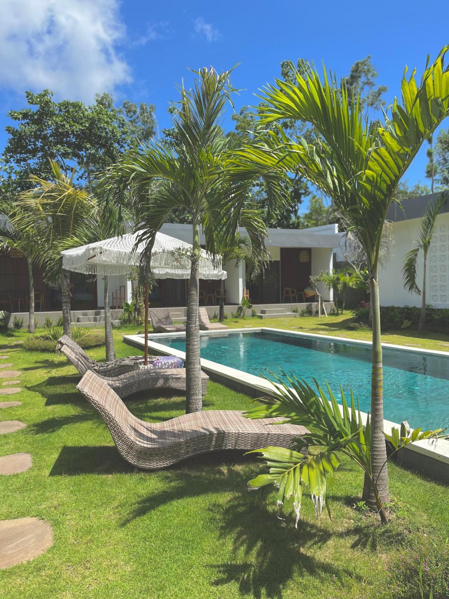 Tropical Almond Hotel Uluwatu (Bali)